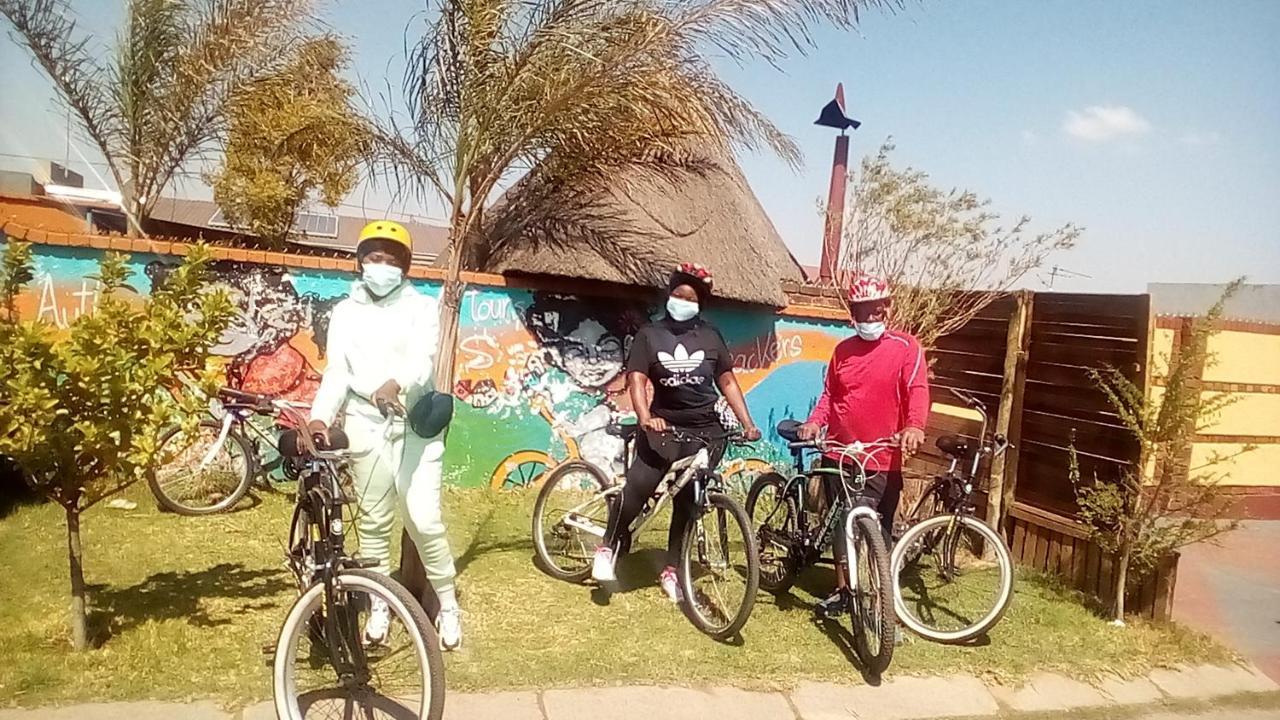 Albergue Authentic Bicycle Tours And Backpackers Soweto Exterior foto