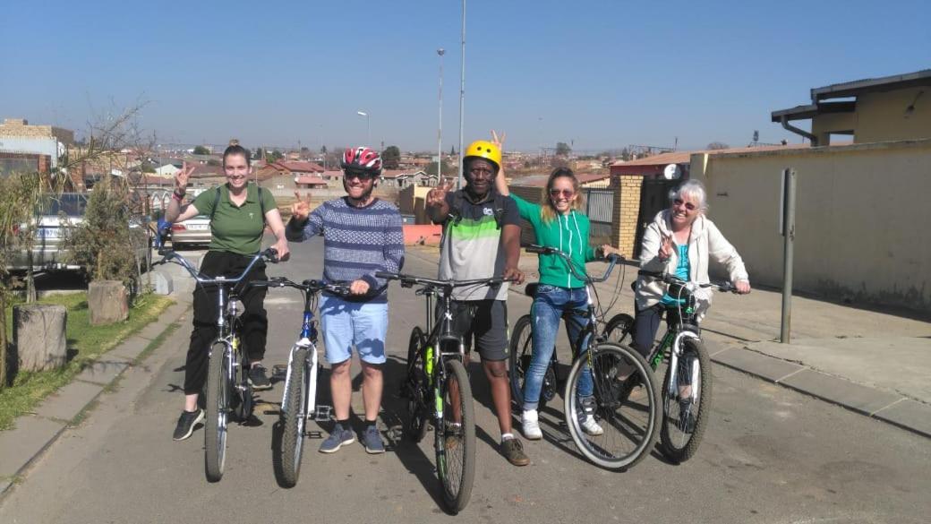 Albergue Authentic Bicycle Tours And Backpackers Soweto Exterior foto