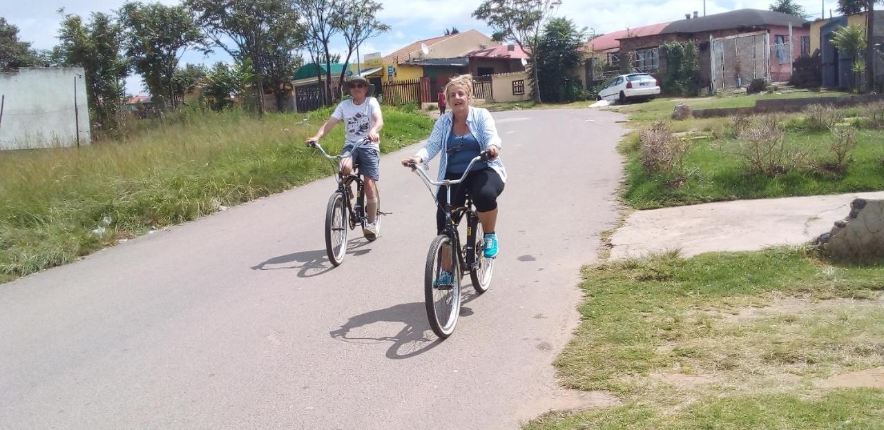 Albergue Authentic Bicycle Tours And Backpackers Soweto Exterior foto