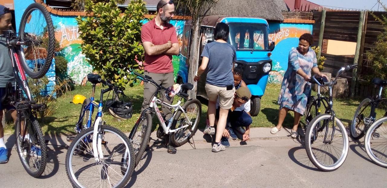 Albergue Authentic Bicycle Tours And Backpackers Soweto Exterior foto