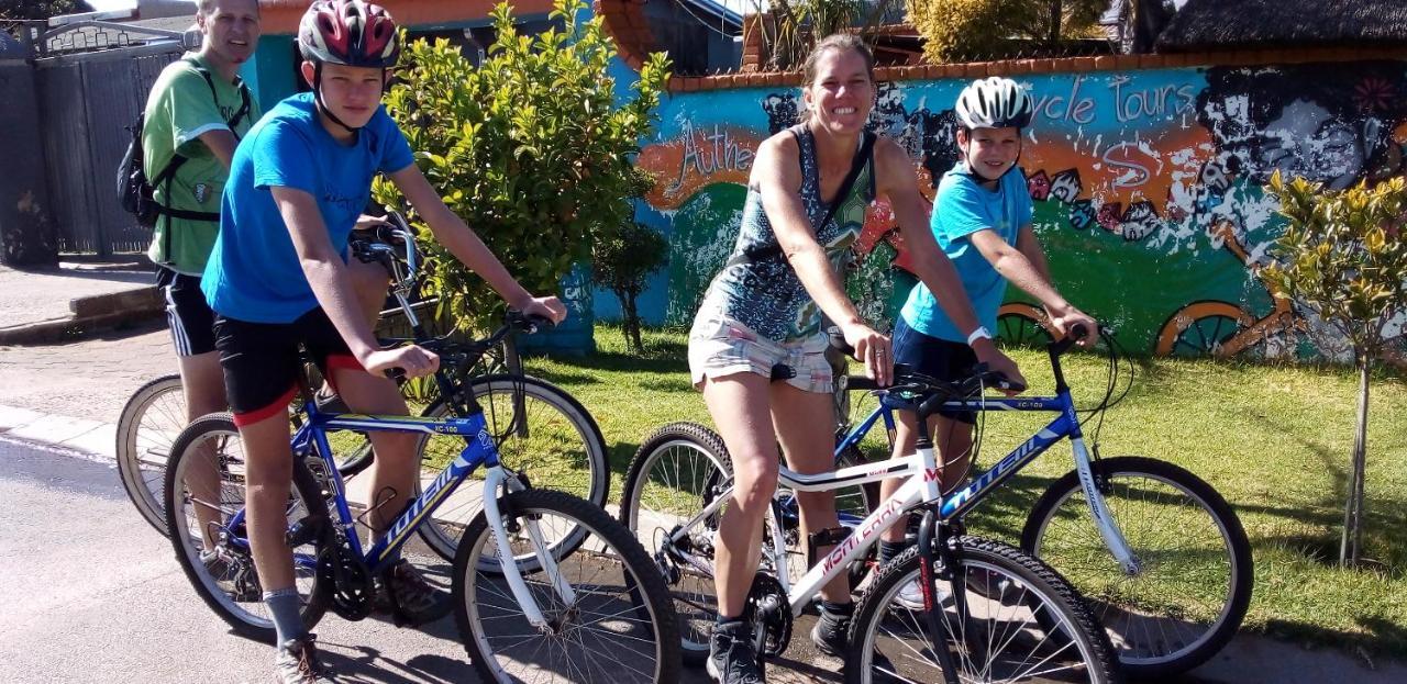 Albergue Authentic Bicycle Tours And Backpackers Soweto Exterior foto