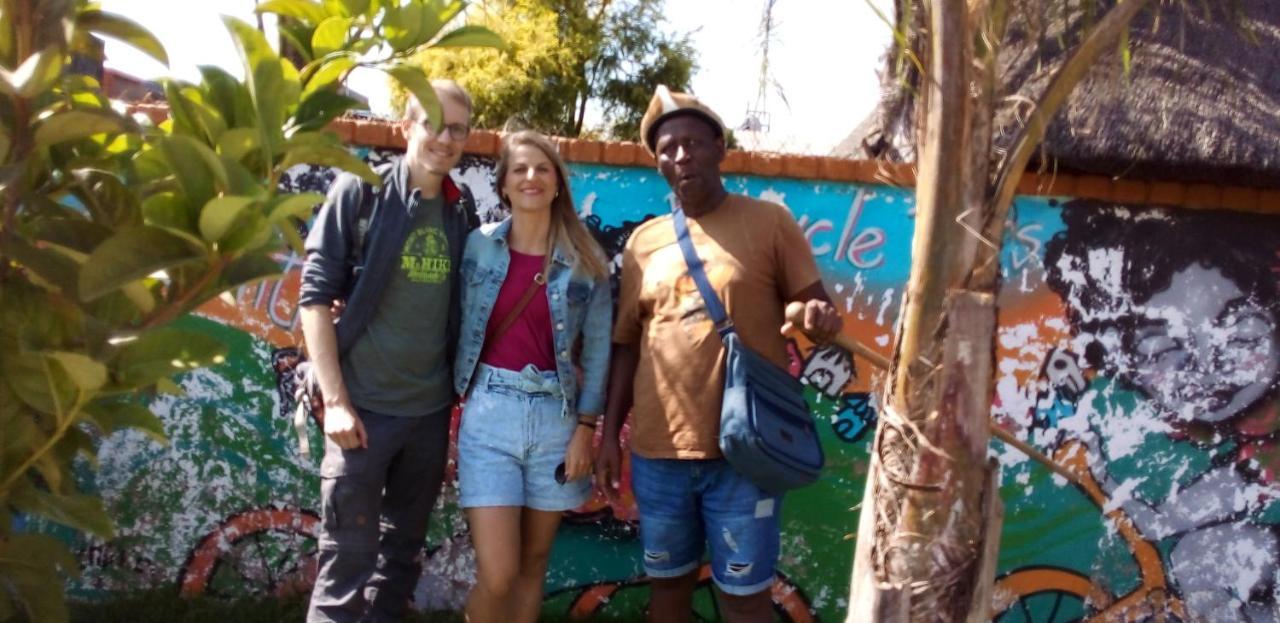 Albergue Authentic Bicycle Tours And Backpackers Soweto Exterior foto