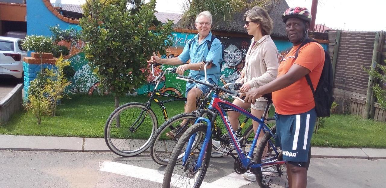 Albergue Authentic Bicycle Tours And Backpackers Soweto Exterior foto
