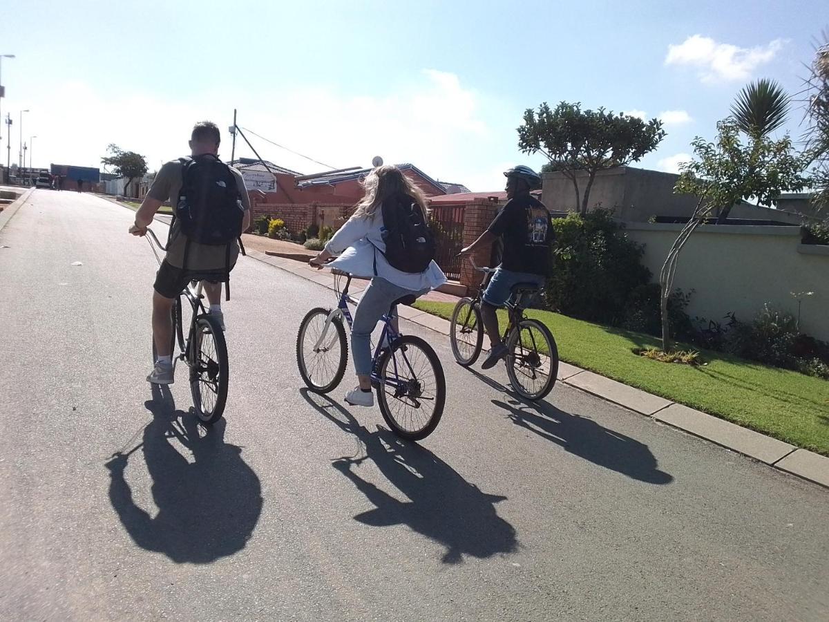 Albergue Authentic Bicycle Tours And Backpackers Soweto Exterior foto