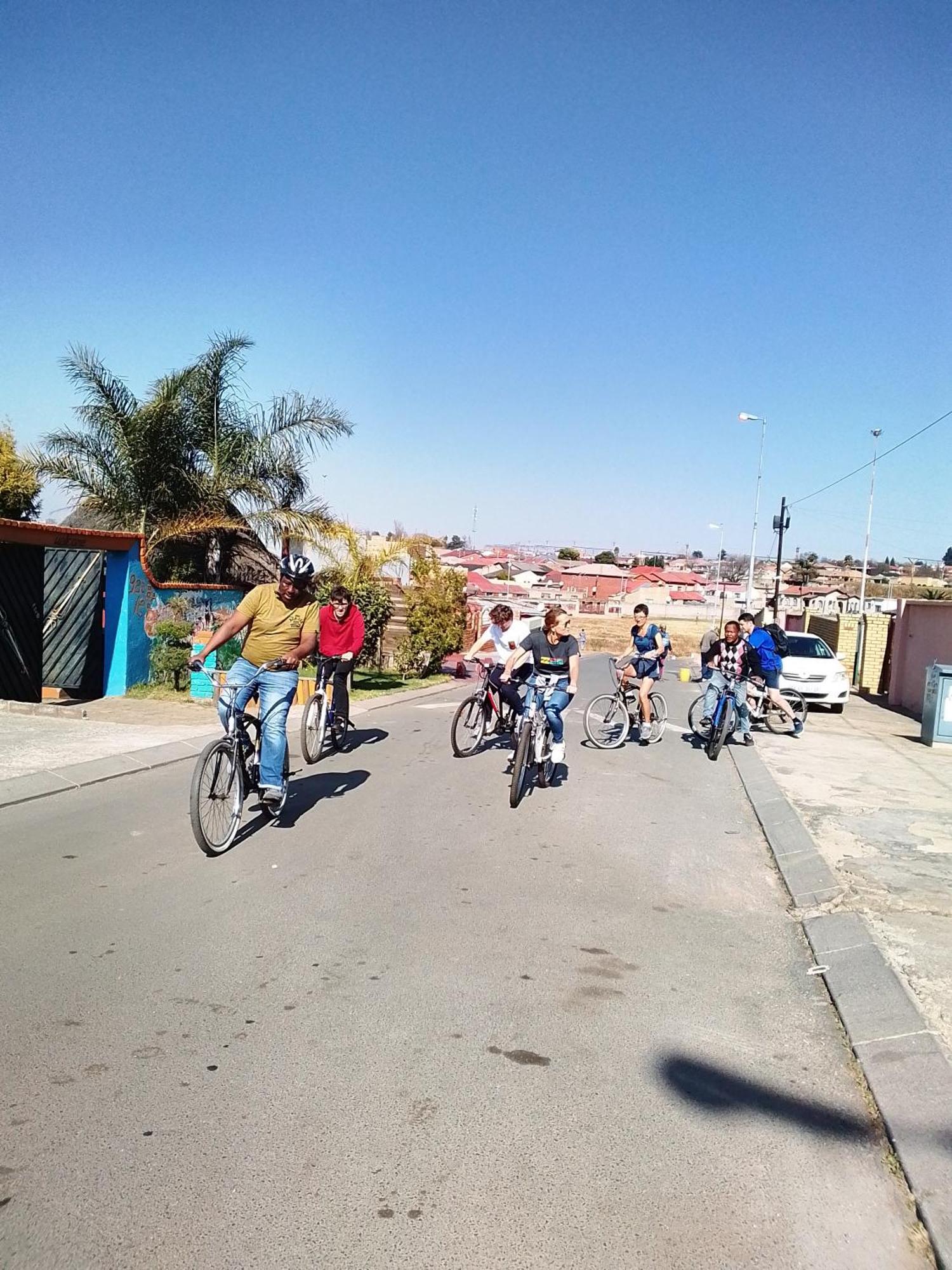 Albergue Authentic Bicycle Tours And Backpackers Soweto Exterior foto