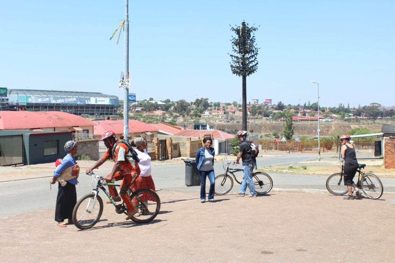 Albergue Authentic Bicycle Tours And Backpackers Soweto Exterior foto