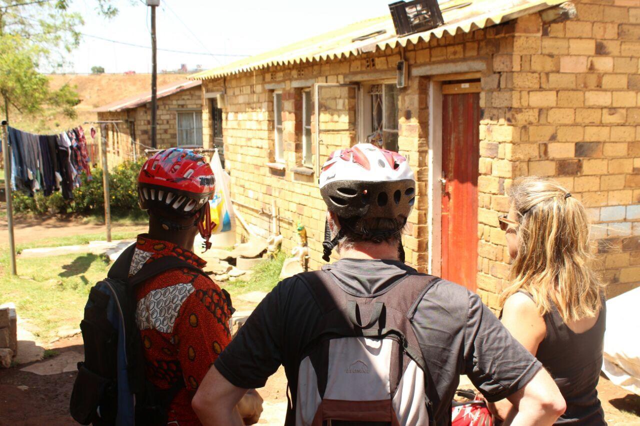 Albergue Authentic Bicycle Tours And Backpackers Soweto Exterior foto