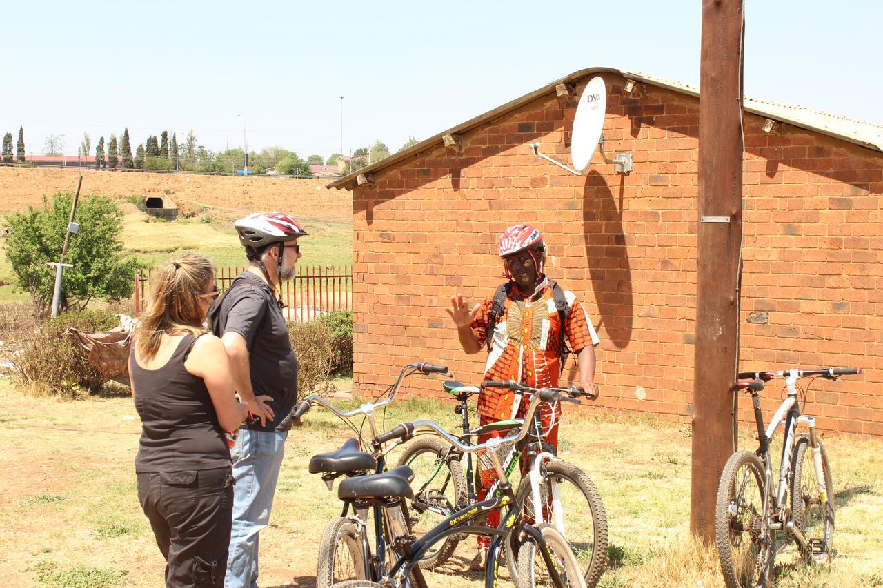 Albergue Authentic Bicycle Tours And Backpackers Soweto Exterior foto