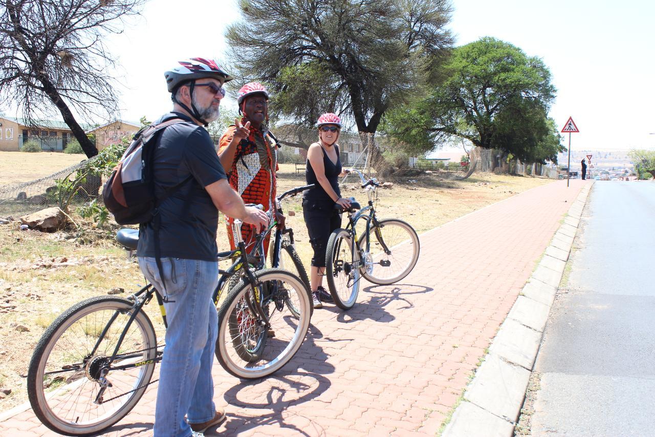 Albergue Authentic Bicycle Tours And Backpackers Soweto Exterior foto