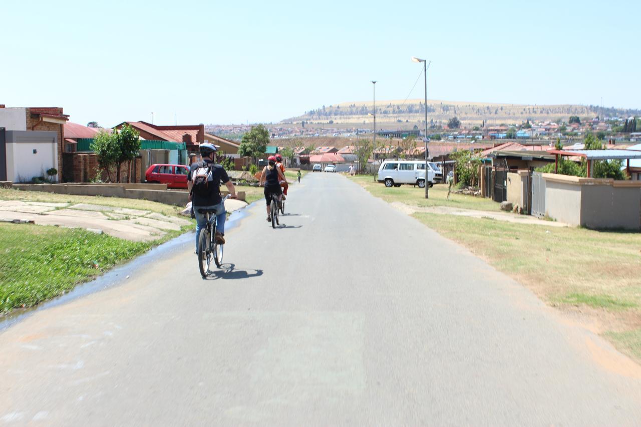 Albergue Authentic Bicycle Tours And Backpackers Soweto Exterior foto