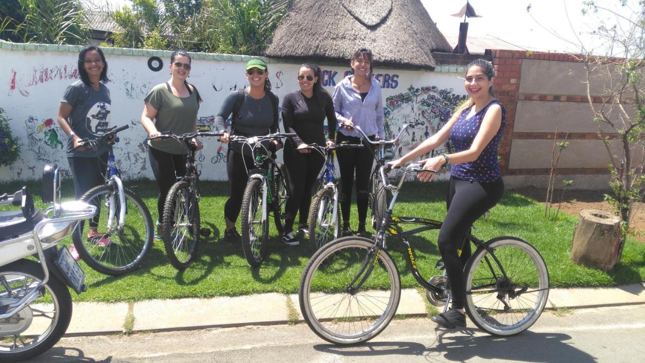 Albergue Authentic Bicycle Tours And Backpackers Soweto Exterior foto