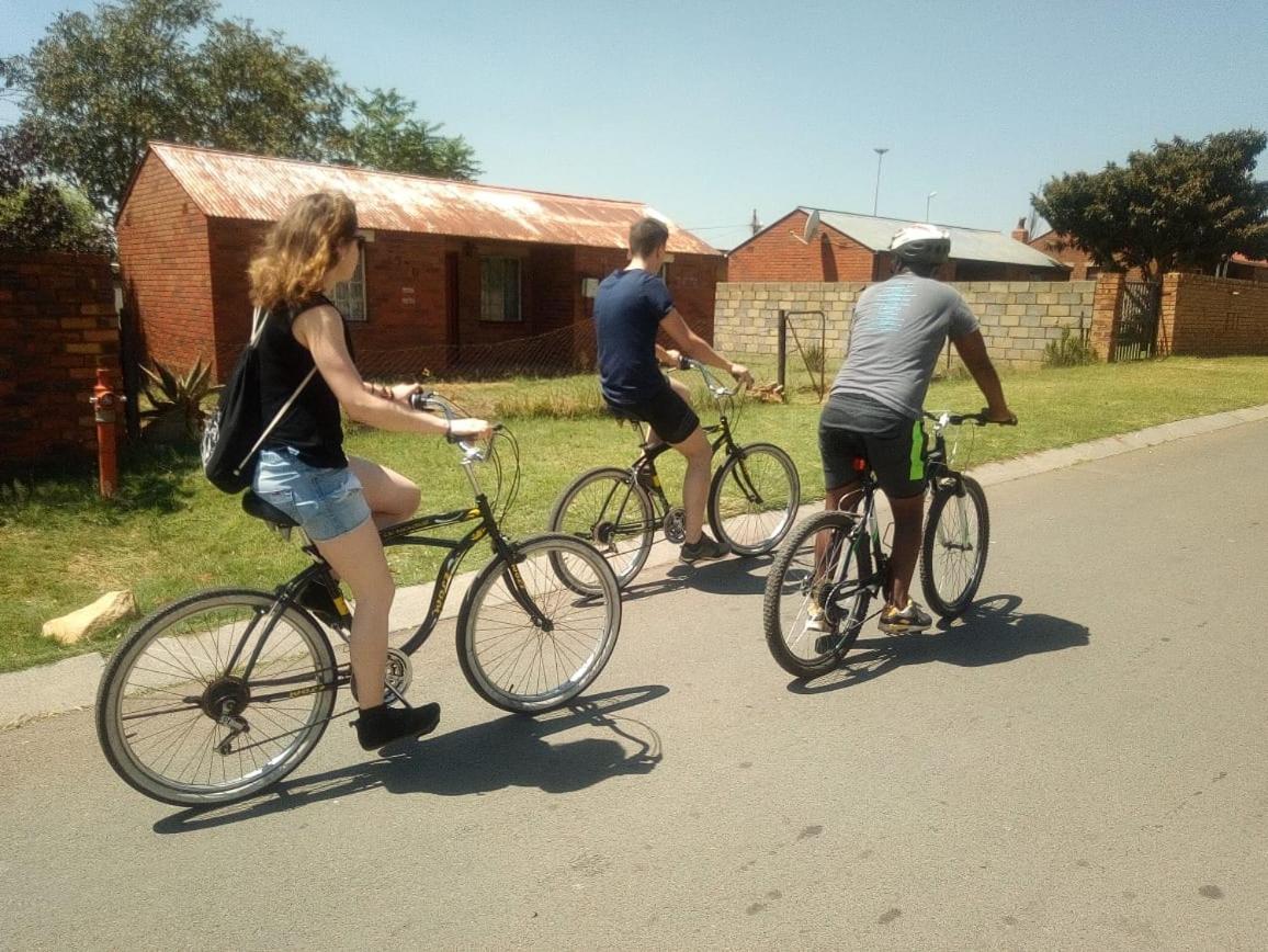 Albergue Authentic Bicycle Tours And Backpackers Soweto Exterior foto